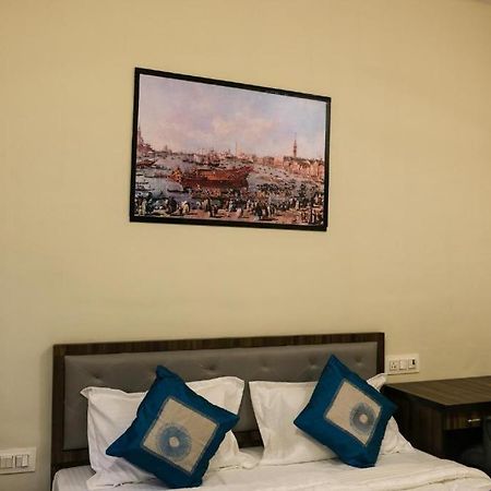 Hotel Vrc Mumbai Bagian luar foto